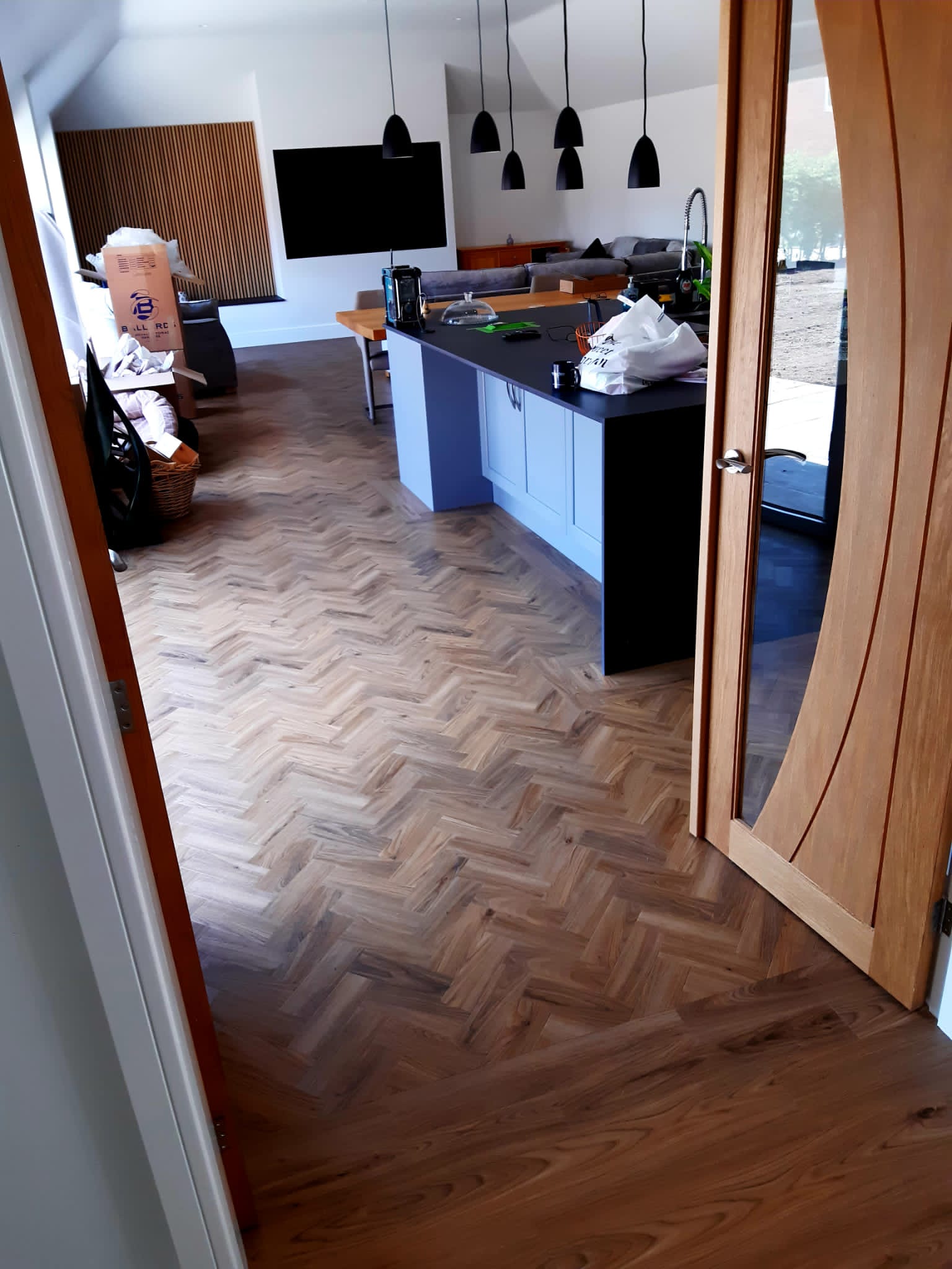 Stunning LVT Parquet Border Installation in Nottingham