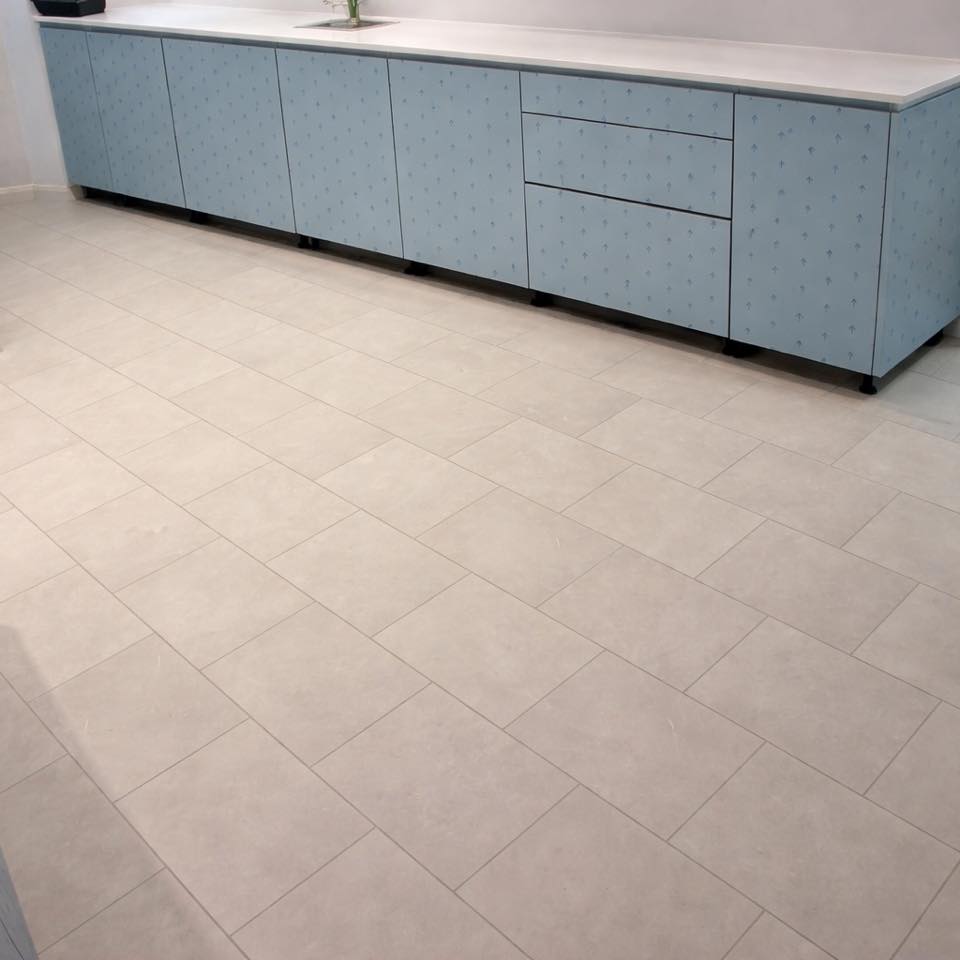 Karndean Knight Tile Ivory Riven Slate (ST18) fitted in a customer's kitchen by Carpet Style Nottingham